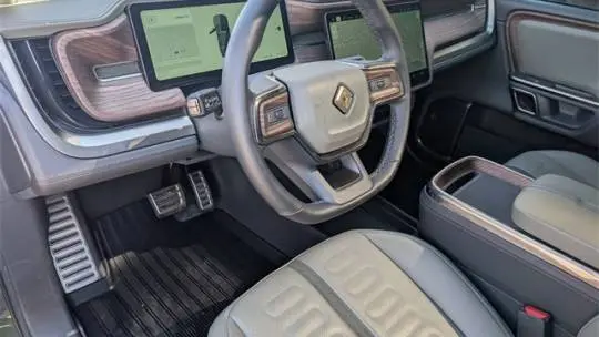 2023 Rivian R1S 7PDSGABA6PN012143