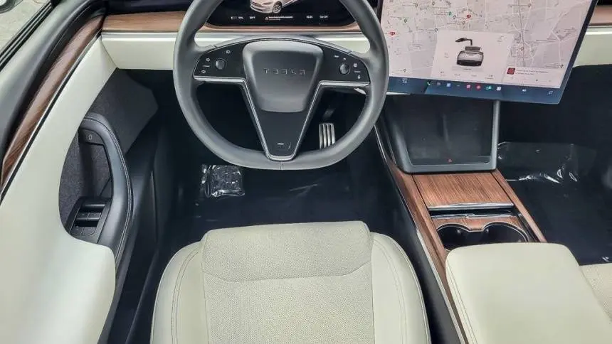 2023 Tesla Model X 7SAXCDE59PF381234
