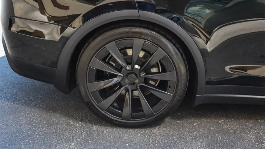 2023 Tesla Model X 7SAXCBE62PF372274