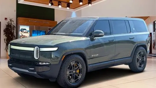 2023 Rivian R1S 7PDSGABA6PN012143