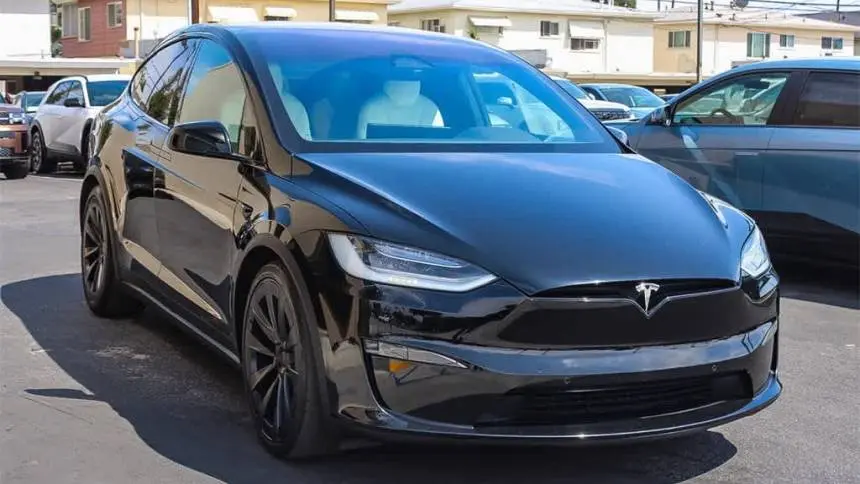 2023 Tesla Model X 7SAXCBE62PF372274