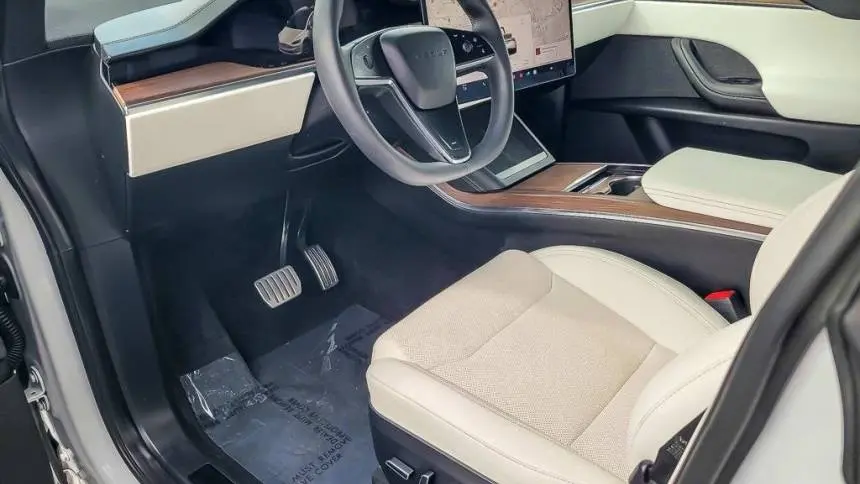 2023 Tesla Model X 7SAXCDE59PF381234