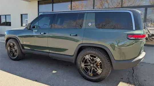 2023 Rivian R1S - Images - 4