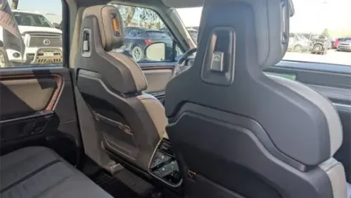 2023 Rivian R1S 7PDSGABA6PN012143