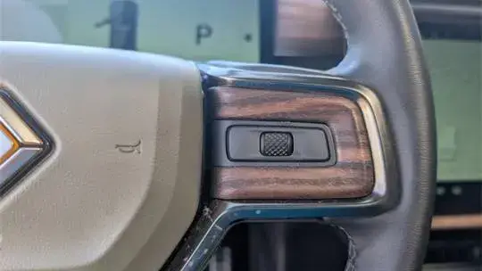 2023 Rivian R1S - Images - 25