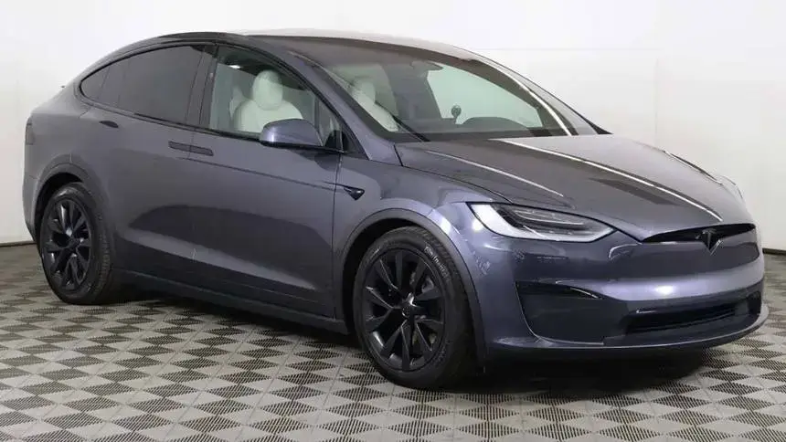 2022 Tesla Model X - Images - 2