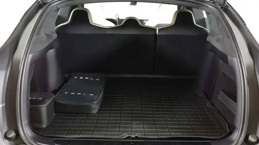 2022 Tesla Model X - Images - 21