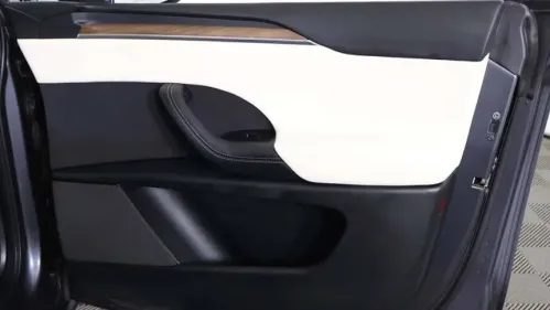 2022 Tesla Model X - Images - 27
