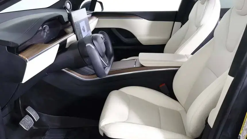 2022 Tesla Model X - Images - 32