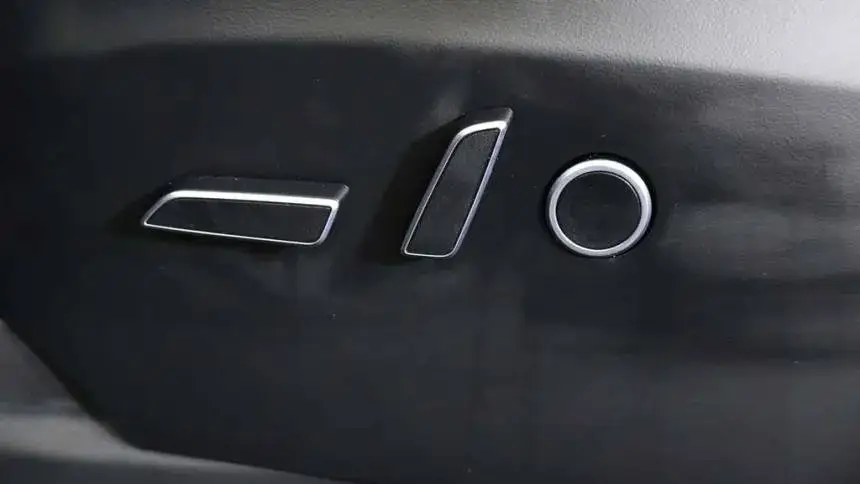 2022 Tesla Model X - Images - 34