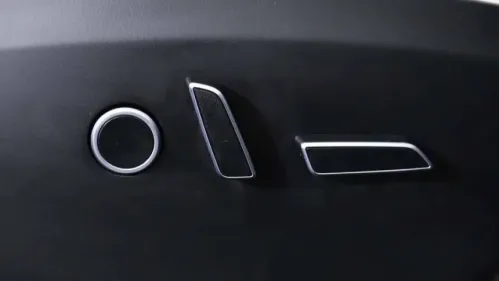 2022 Tesla Model X - Images - 35