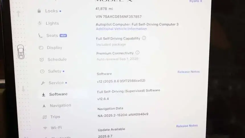 2022 Tesla Model X - Images - 52