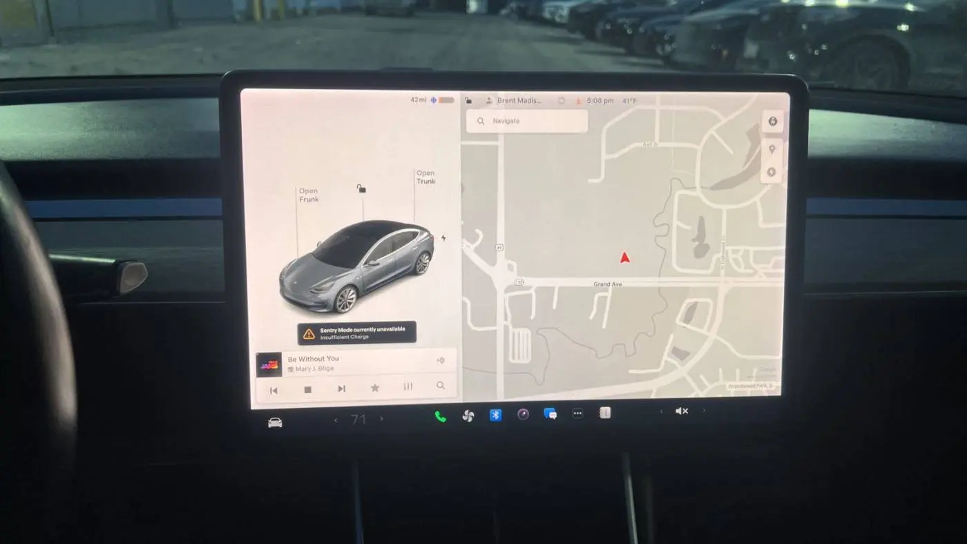 2018 Tesla Model 3 5YJ3E1EB9JF116475