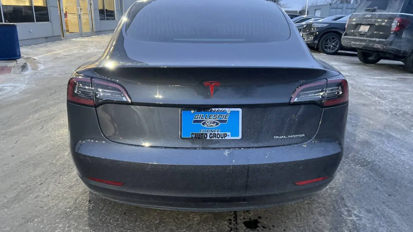 2018 Tesla Model 3 5YJ3E1EB9JF116475
