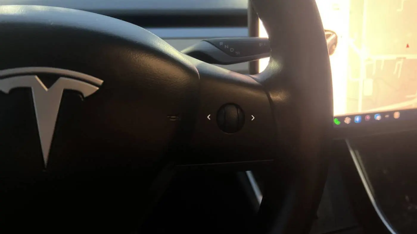 2018 Tesla Model 3 5YJ3E1EB9JF116475