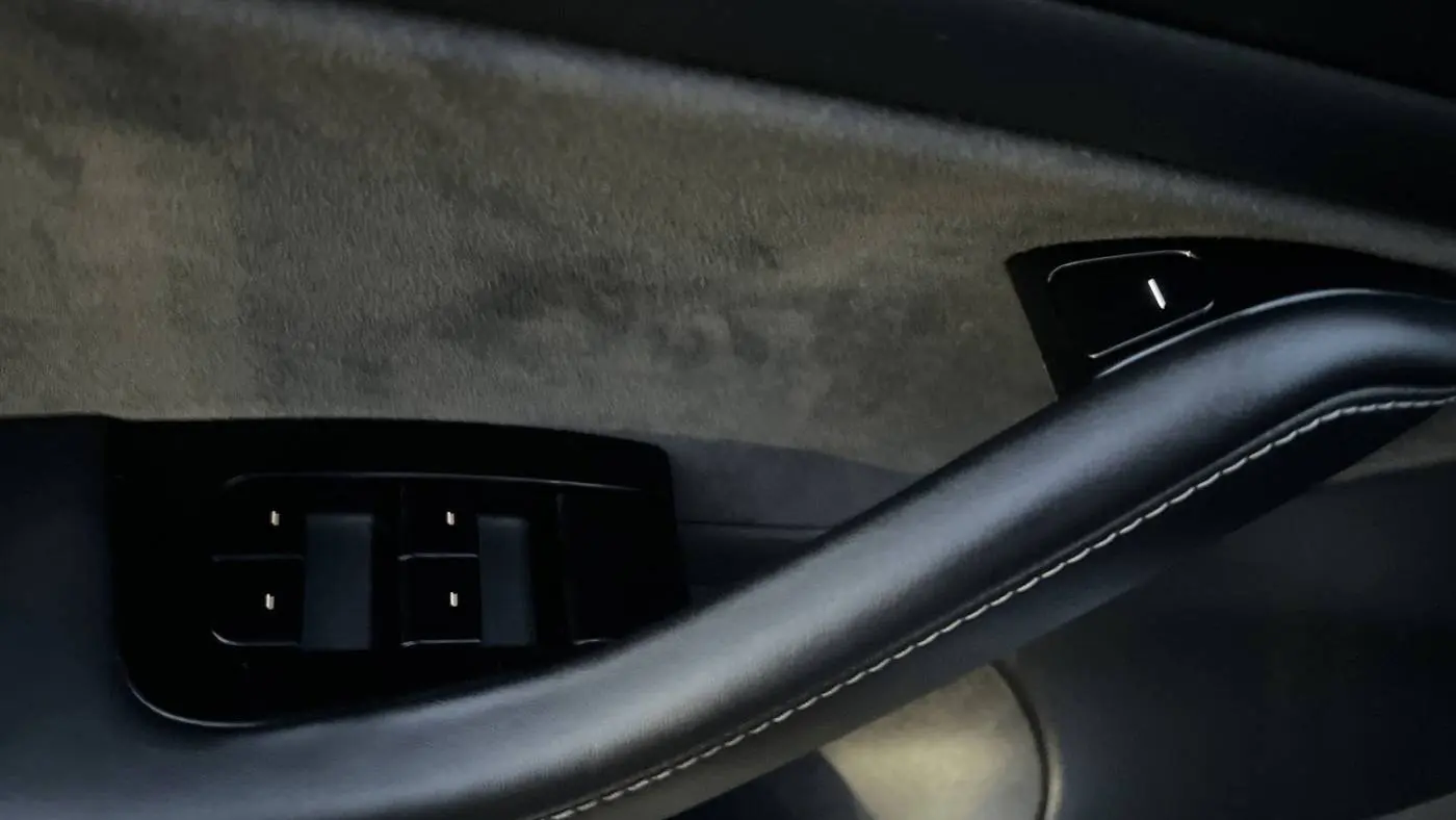2018 Tesla Model 3 5YJ3E1EB9JF116475
