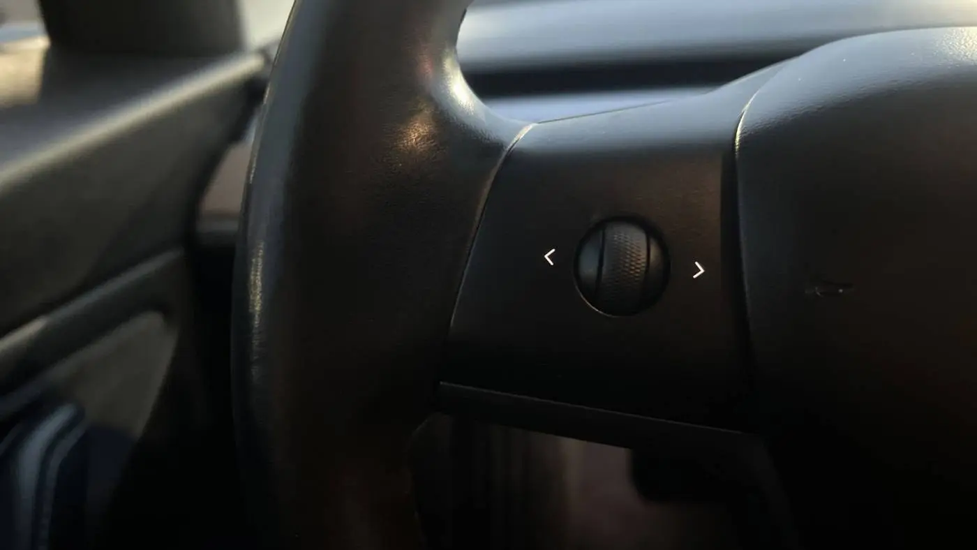 2018 Tesla Model 3 5YJ3E1EB9JF116475
