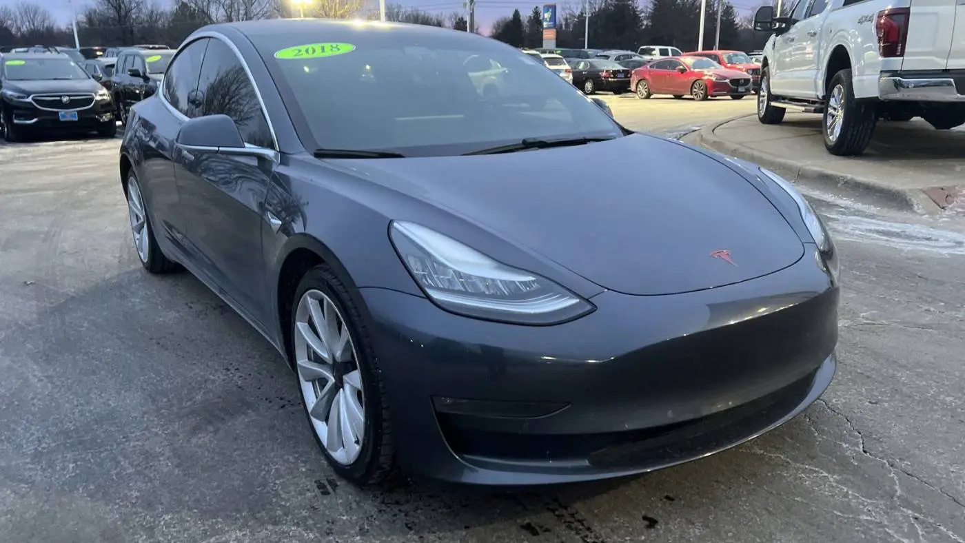 2018 Tesla Model 3 5YJ3E1EB9JF116475