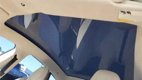 2017 Tesla Model S - Images - 10