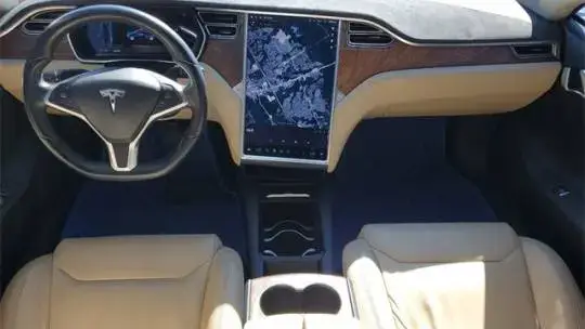 2017 Tesla Model S - Images - 29