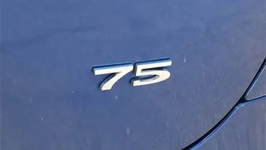 2017 Tesla Model S - Images - 31