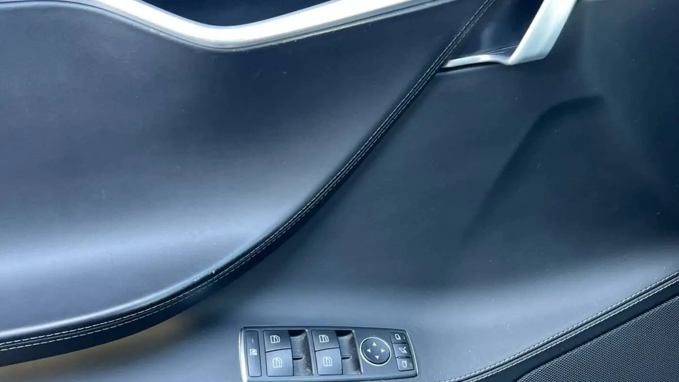 2017 Tesla Model S 5YJSA1E29HF184406