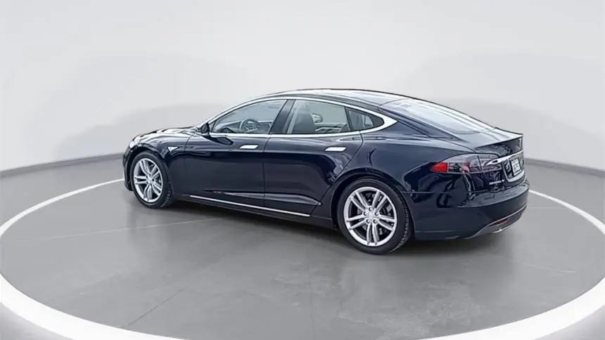 2013 Tesla Model S 5YJSA1DG4DFP23456