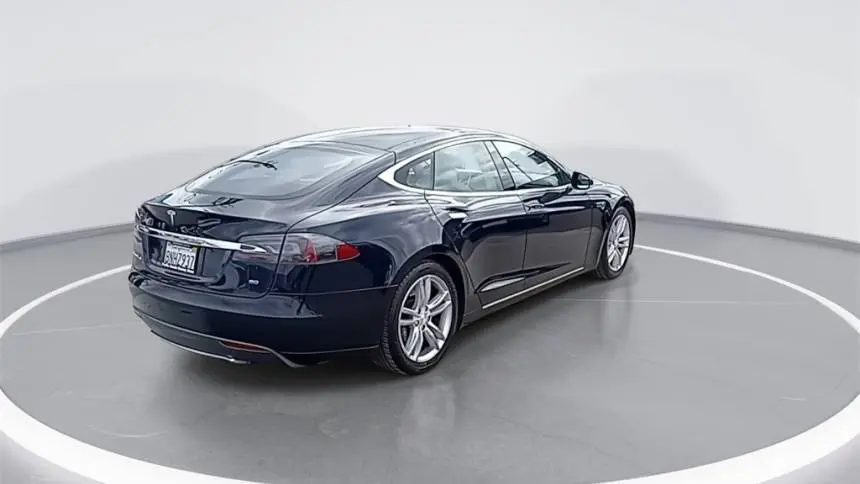2013 Tesla Model S 5YJSA1DG4DFP23456