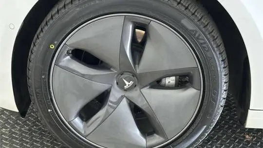 2019 Tesla Model 3 5YJ3E1EA0KF483872