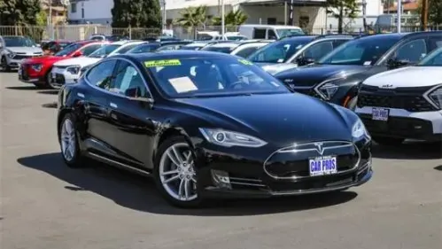 2015 Tesla Model S - Images - 2