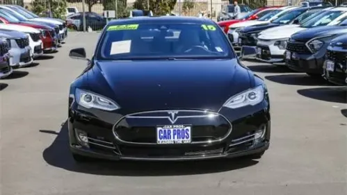 2015 Tesla Model S - Images - 3