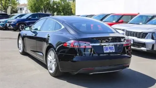 2015 Tesla Model S - Images - 8
