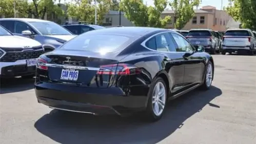 2015 Tesla Model S - Images - 10