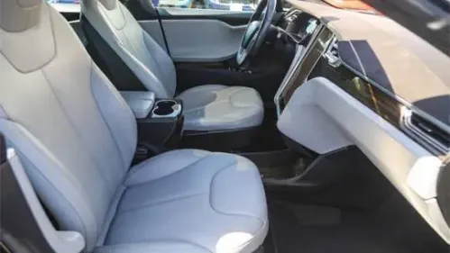 2015 Tesla Model S - Images - 17
