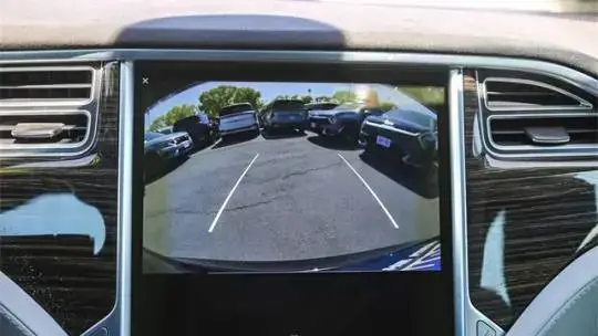 2015 Tesla Model S - Images - 23