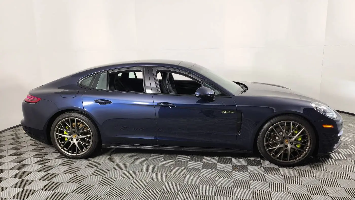 2018 Porsche Panamera WP0AE2A73JL177607