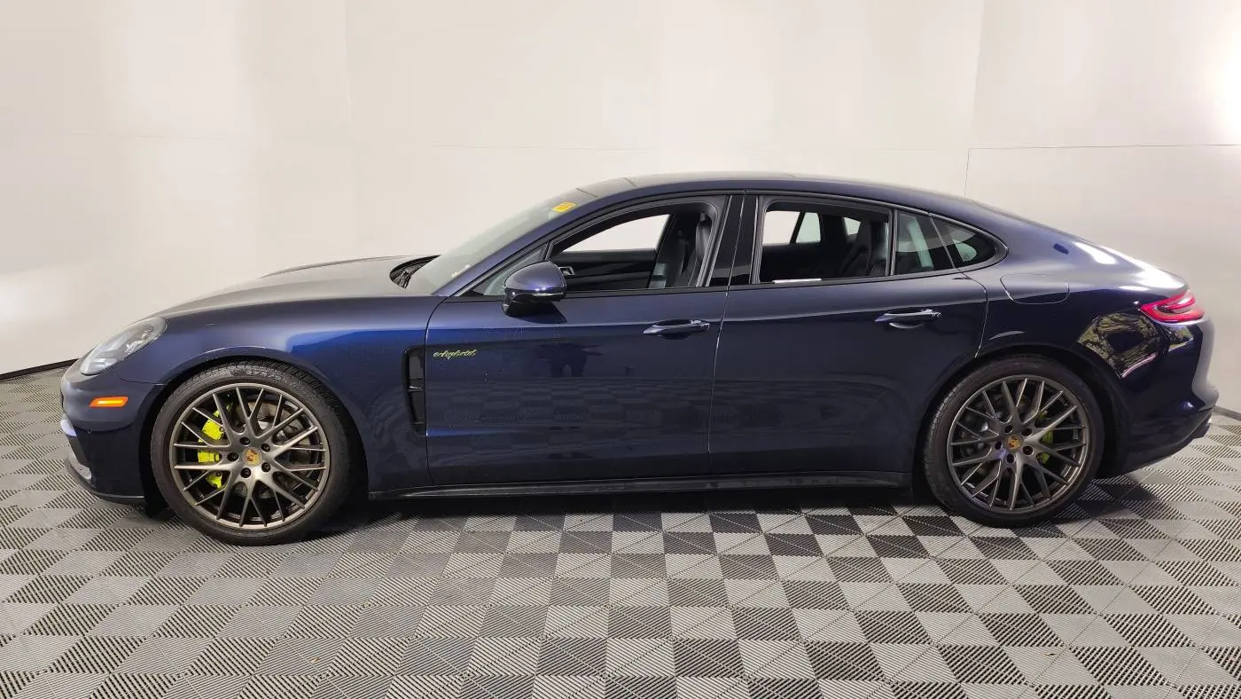 2018 Porsche Panamera WP0AE2A73JL177607