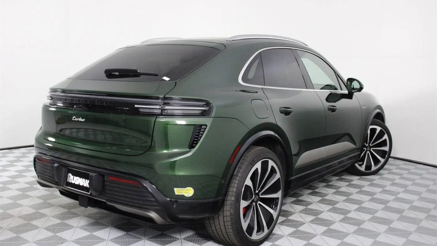 2024 Porsche Macan Electric WP1AC2XA9RL200176