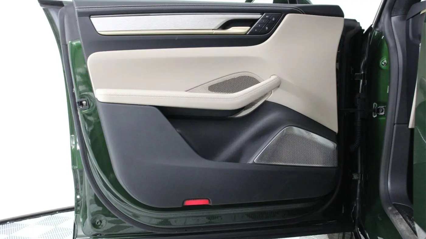 2024 Porsche Macan Electric WP1AC2XA9RL200176