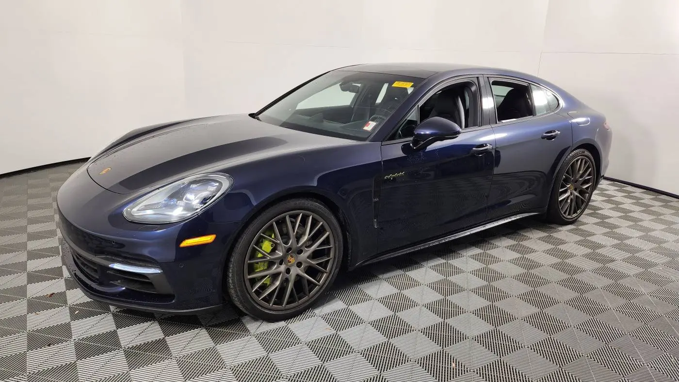 2018 Porsche Panamera WP0AE2A73JL177607