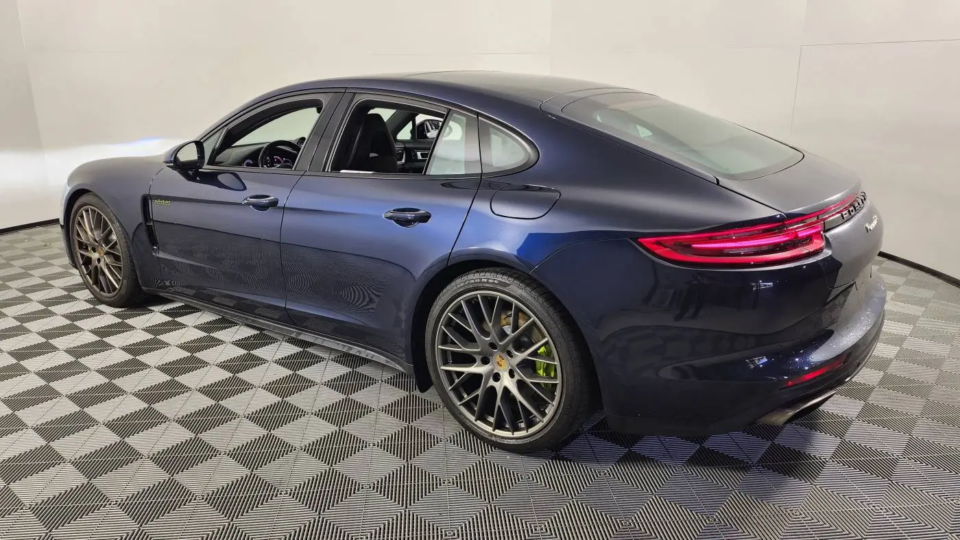 2018 Porsche Panamera WP0AE2A73JL177607