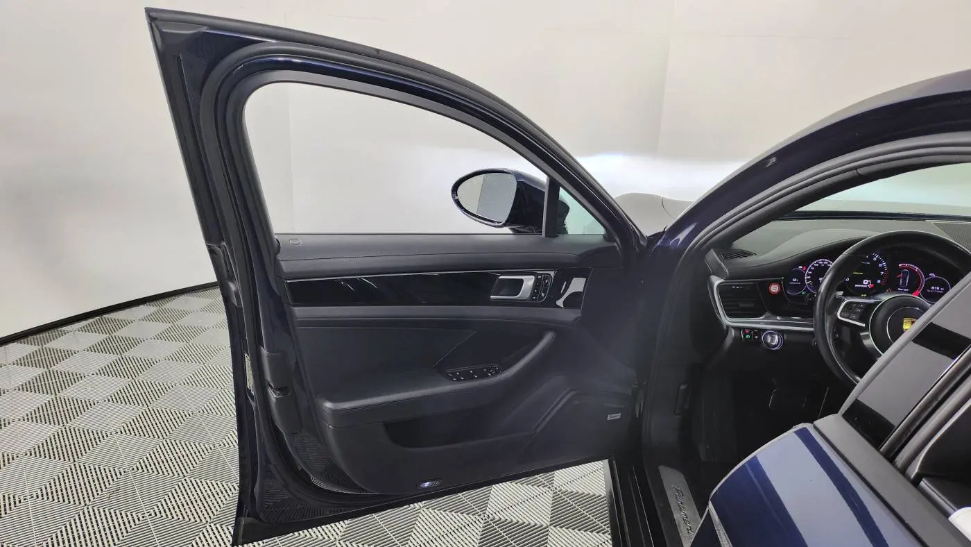 2018 Porsche Panamera WP0AE2A73JL177607