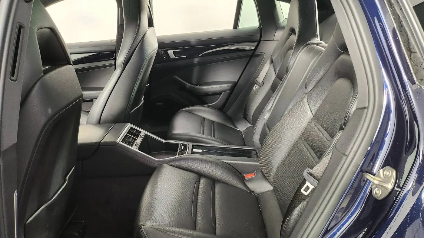 2018 Porsche Panamera WP0AE2A73JL177607