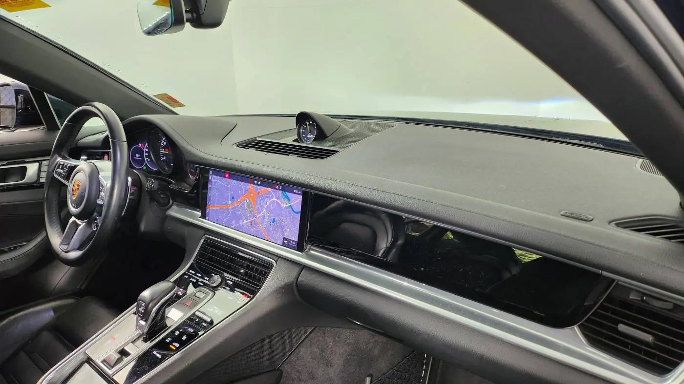 2018 Porsche Panamera WP0AE2A73JL177607