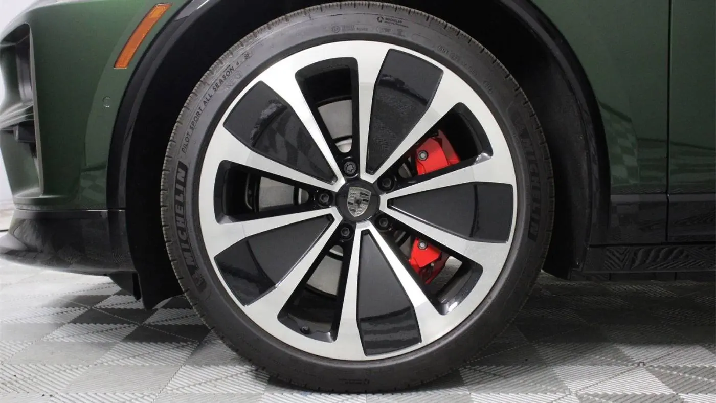 2024 Porsche Macan Electric WP1AC2XA9RL200176