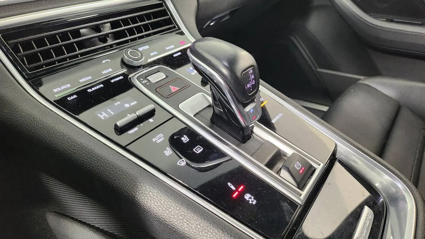 2018 Porsche Panamera WP0AE2A73JL177607