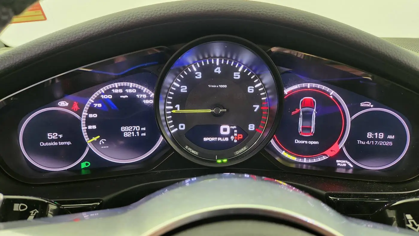2018 Porsche Panamera WP0AE2A73JL177607