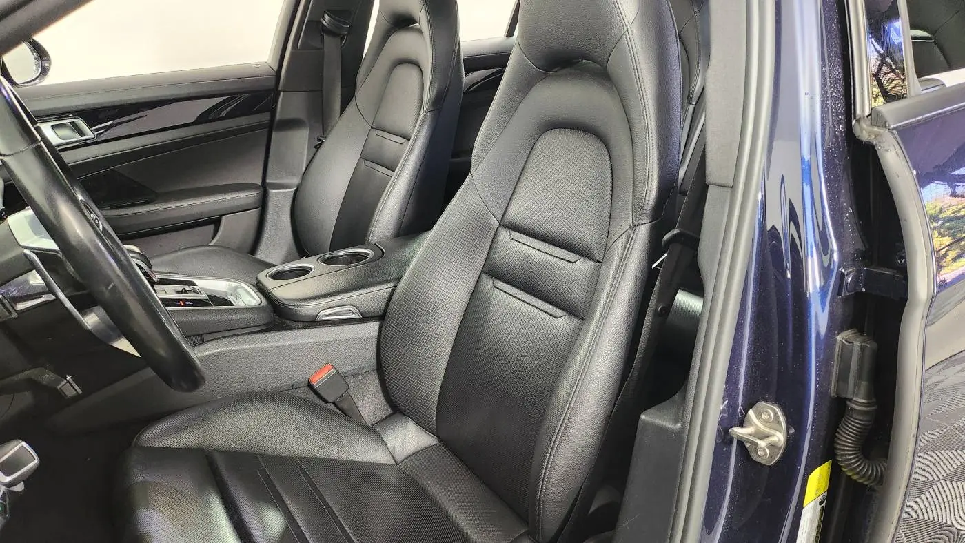 2018 Porsche Panamera WP0AE2A73JL177607