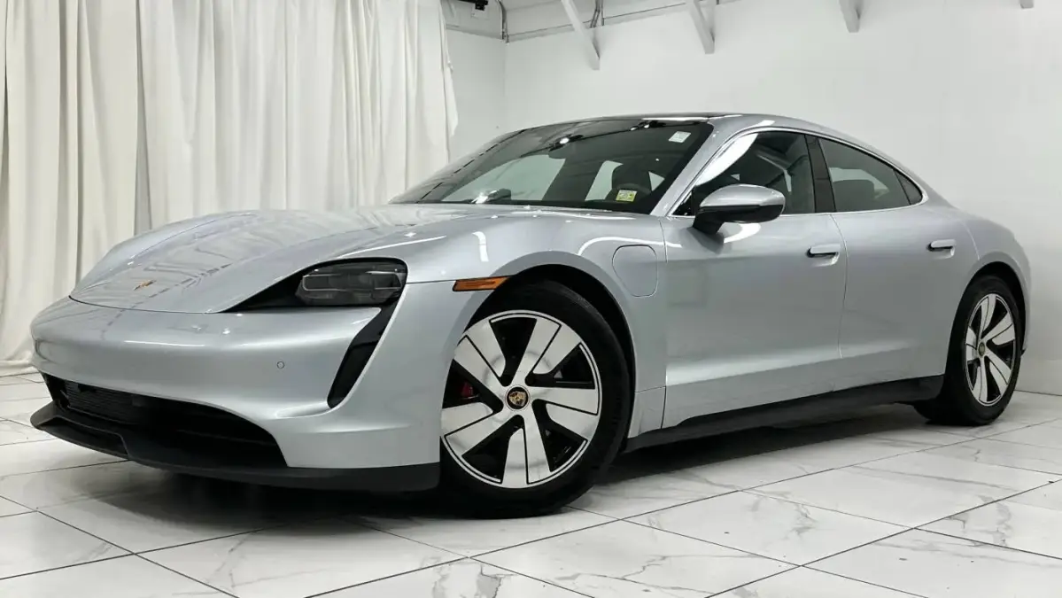 2022 Porsche Taycan - Images - 1