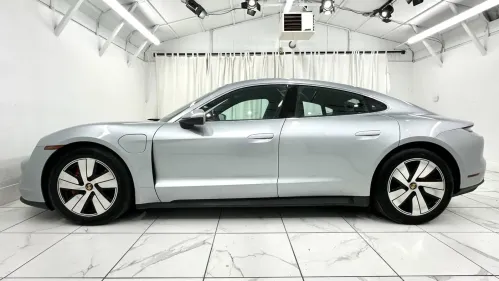 2022 Porsche Taycan - Images - 2